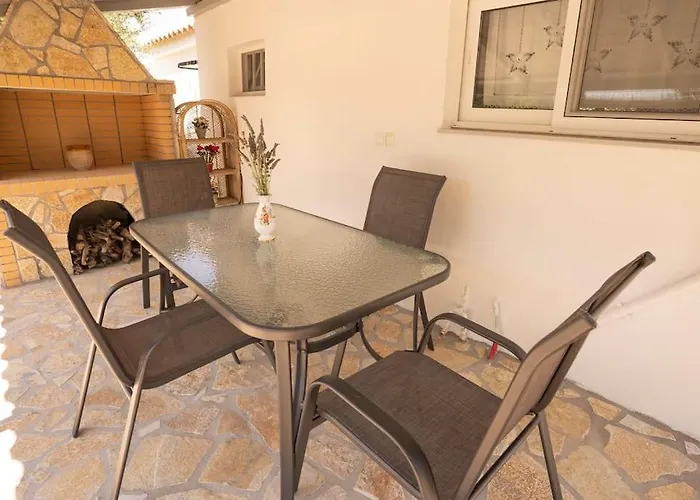 Viola's Petite Paradise Koroni (Messinia)